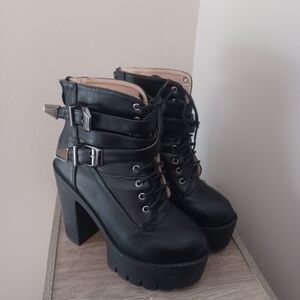 MDE Buckle Side Platform Ankle Boots Sz 39 8.5 US